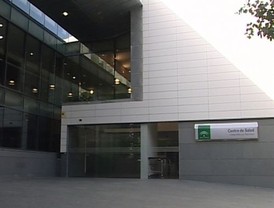 Un octogenario con la cadera rota espera 'dos horas' una ambulancia tras caerse en un centro de salud