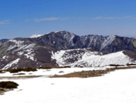 Rescatado un esquiador que sufrió una caída en el Pico Morezón