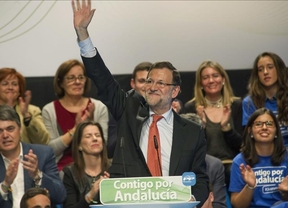 Rajoy arremete contra 'quienes nunca han gestionado y creen que todo se arregla con un chasquido de dedos' 