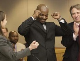 ¡Crucifícale, crucifícale!