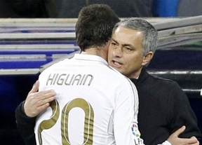 Se acabó el culebrón Higuaín: "No va a salir del Madrd ni por 60 millones", le defiende Mourinho