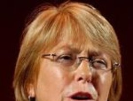 Bachelet piensa en una política de Defensa común en la región