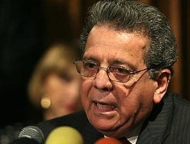 Chávez felicita a Funes por su 'contundente victoria”