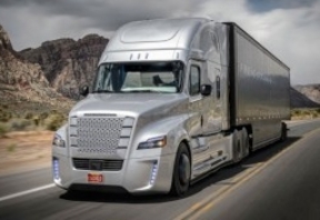 Daimler prueba en carreteras convencionales un camión autónomo