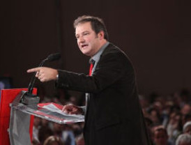 Hereu muestra su criterio inestable abriéndose, de nuevo, a una ‘sociovergencia’ municipal