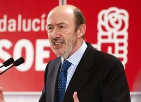 Rubalcaba exige a Rajoy y las mujeres del PP que quiten "de en medio" a Cañete y le cesen