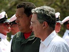 “Alguien” (?) ofreció a un paramilitar dinero y asilo político a cambio de implicar a Uribe