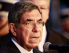 Óscar Arias se fracturó tres costillas