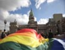 Artistas homosexuales promoverán campaña de uso del condón en Lima