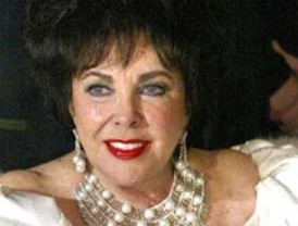 Intensos aguaceros colapsaron vías de la capital