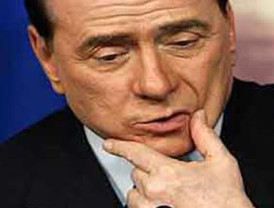 Un millón pide dimisión de Berlusconi, 'después de Mubarak”