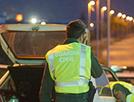La Guardia Civil detiene a un falso dentista murciano que realizaba servicios a domicilio en Almería