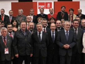 El PSOE intenta rascar votos de las alcaldías 'olvidadas'