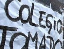 Estudiantes secundarios reclaman becas tomando colegios