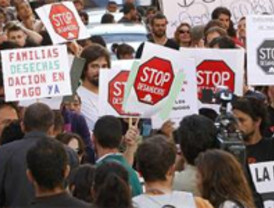 CIS: 7 de cada 10 españoles están 'indignados' con la clase política