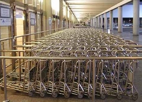 Los carros portaequipajes dejarán de ser gratis en los principales aeropuertos de Aena