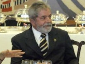 Argentina y Brasil acordaron reemplazar al dólar por el peso y el real en el intercambio comercial