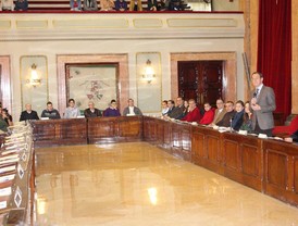 El Alcalde Cámara firma convenios con los 26 institutos que permitirán que sus 23.500 alumnos participen en actividades extraescolares‏