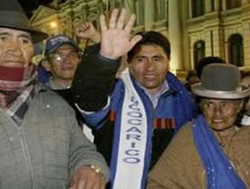 Morales busca sancionar a ex jefes militares por desarme de la institución