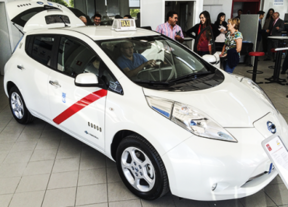 Los taxistas españoles con modelos eléctricos de Nissan evitan la emisión de 50.000 kilogramos de CO2