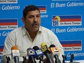 Zapatero, partidario de la fusión de las cajas en dificultades