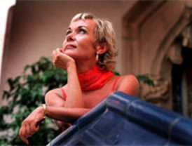 Monika Zgustová guanya el XIII Premi Ángel Crespo, el guardó de traducció més important de la llengua castellana