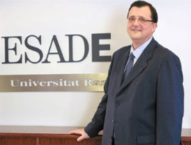 El resolutivo Mena ya se ha reunido con los agentes sociales para lograr el objetivo 'ambicioso' de reducir el paro a la mitad