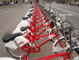 L'Ajuntament de Barcelona triga quatre anys en adonar-se de que calen semàfors per les bicicletes