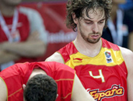 Rubalcaba, golpeado por 'sus' policías: otro ministro en apuros