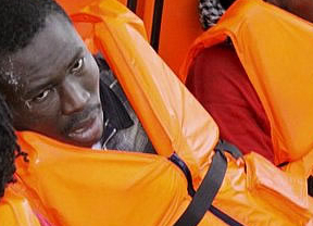 Nueva tragedia cerca de Lampedusa: naufraga una barcaza con 250 inmigrantes a bordo