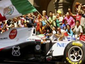 Vive Guadalajara la emoción de F1 con exhibición de Sergio Pérez