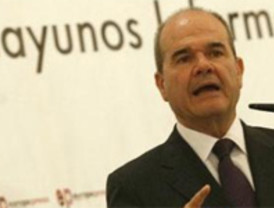 Vea a Berlusconi dando la nota con... ¡Mister Obama!