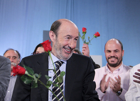 Rubalcaba usa a Cospedal como ariete contra Rajoy