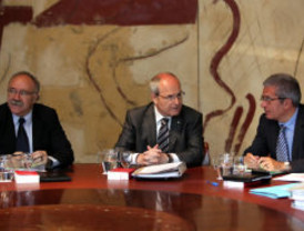 Aníbal cuestionó la actitud adolescente de Macri