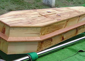 Un susto de muerte: aparece 'vivito y coleando' en su propio funeral