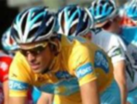 Nadie quiere quedarse sin darle el último saludo a Alfonsín