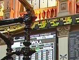 La Bolsa de Madrid gana un 2,38% y se sitúa en 9.567,40 puntos