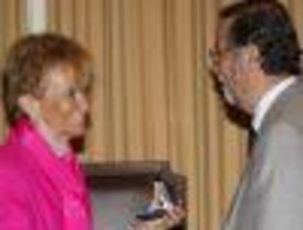 De la Vega ve a España y Chile como ejemplos de democracia