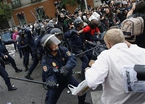 Amnistía Internacional denuncia abusos contra los manifestantes de España y los sindicatos policiales se revuelven