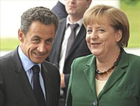 Fusiles de asalto, 20.000 dólares, un temporizador, cordón detonante y explosivo en los tres zulos