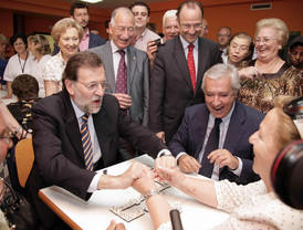 Revilla y De la Serna visitan el barrio del Cabildo para comprobar las obras de renovación urbana