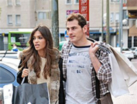 Sara Carbonero e Iker Casillas acallan los rumores de crisis con una visita familiar
