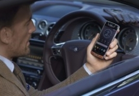 Bentley también saca su teléfono móvil