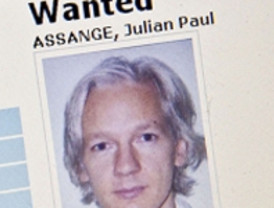 Julian Assange ya está detenido en Londres por orden de la Interpol