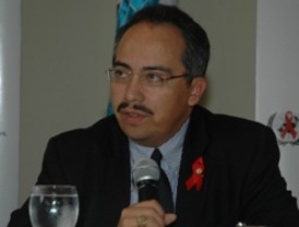 Solbes 'asegura' a su candidato para sustituir a Conthe en la confianza de que no dé tantos problemas