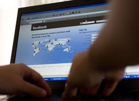 Descubre un fallo de seguridad en Facebook y lo confirma a través del muro de Mark Zuckerberg