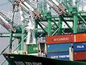 Condecora el embajador de España intelectuales mexicanos