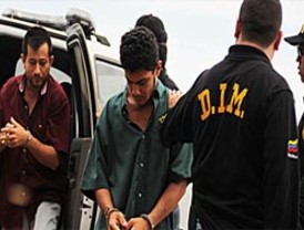 Felicidad casi completa: 31 de los 33 mineros abandonan el hospital