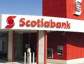 Reyes Monforte vuelve con su tercera novela: 'La rosa escondida'