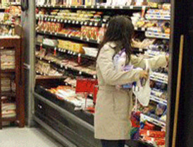 Los sindicatos convocan huelga en los supermercados de seis cadenas